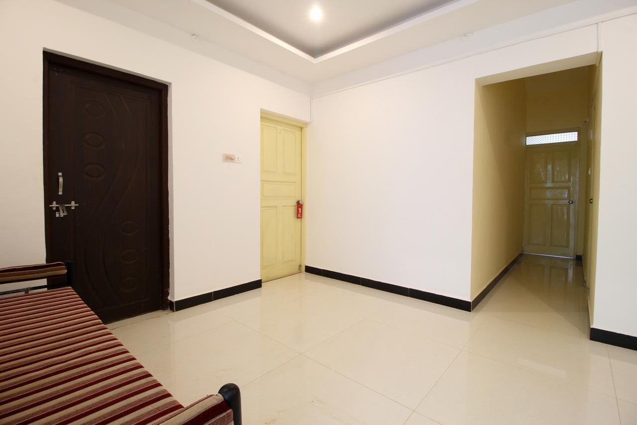Oyo 10385 Hotel Nirmala Vilas Candolim Buitenkant foto