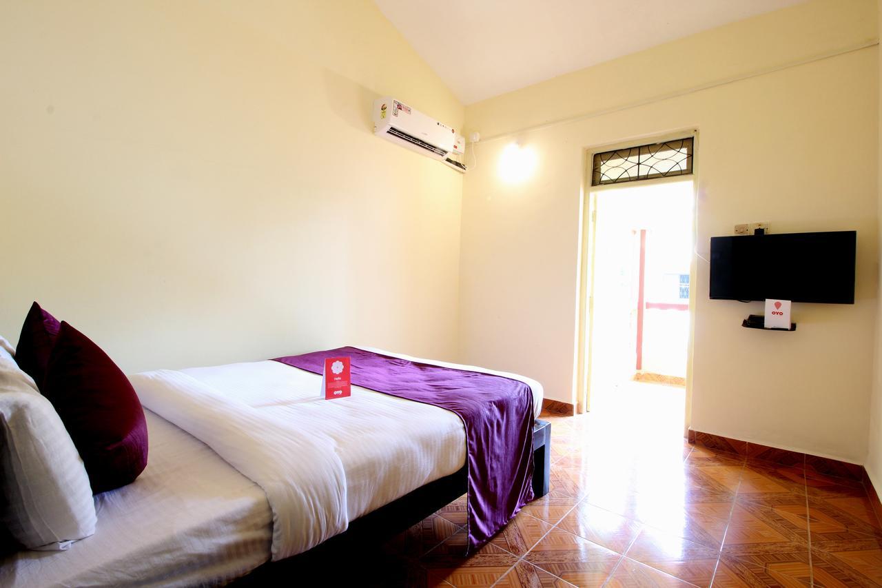 Oyo 10385 Hotel Nirmala Vilas Candolim Buitenkant foto