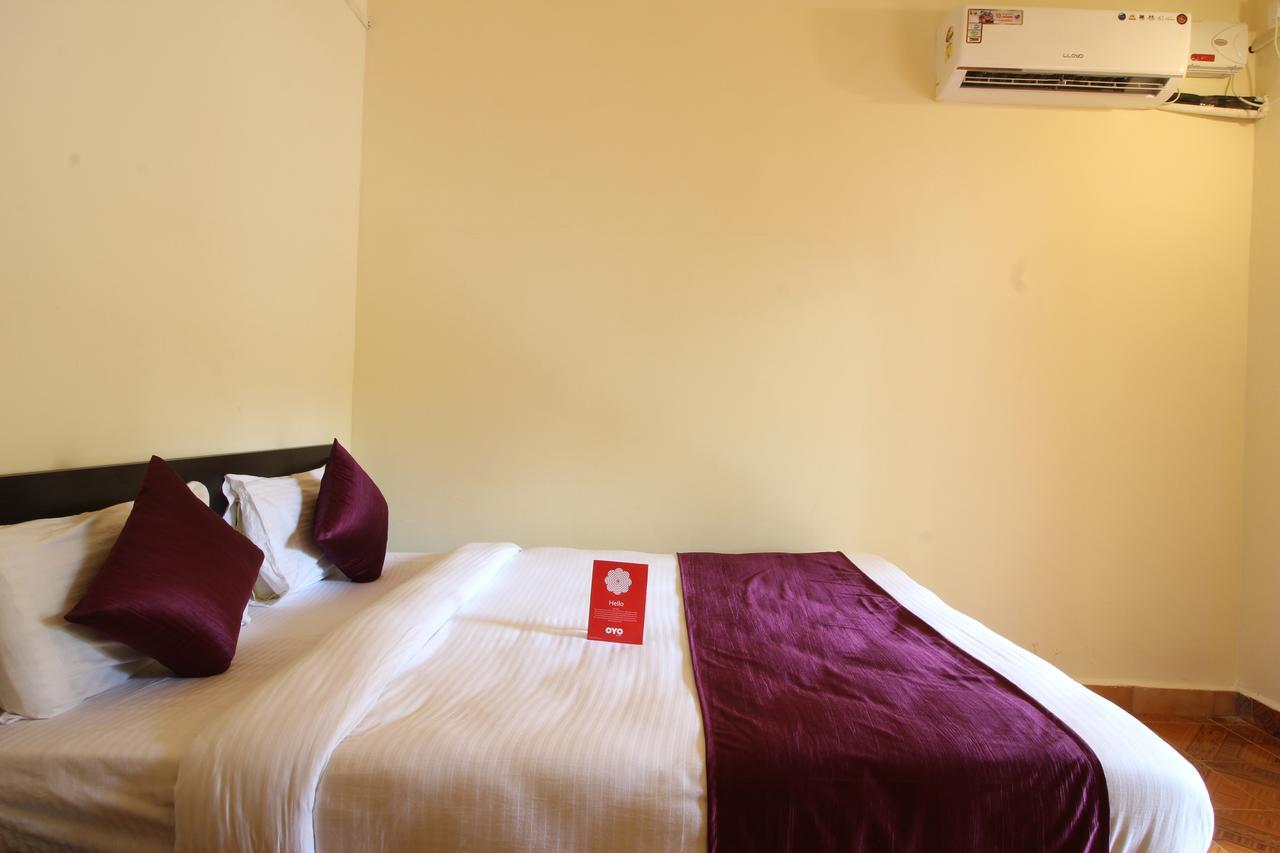 Oyo 10385 Hotel Nirmala Vilas Candolim Buitenkant foto