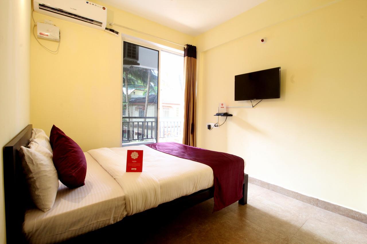 Oyo 10385 Hotel Nirmala Vilas Candolim Buitenkant foto