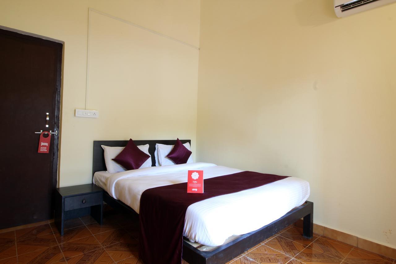 Oyo 10385 Hotel Nirmala Vilas Candolim Buitenkant foto