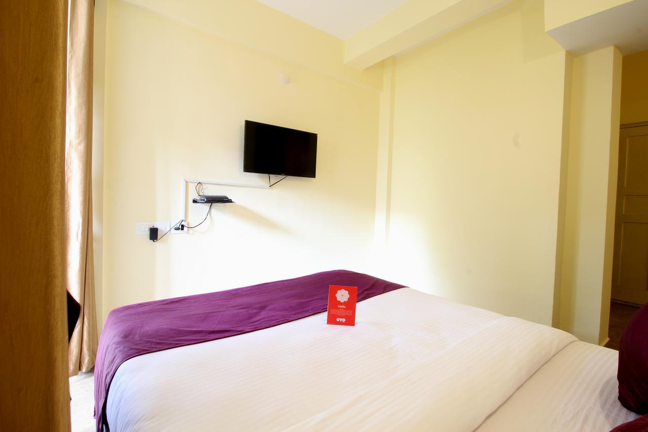 Oyo 10385 Hotel Nirmala Vilas Candolim Buitenkant foto
