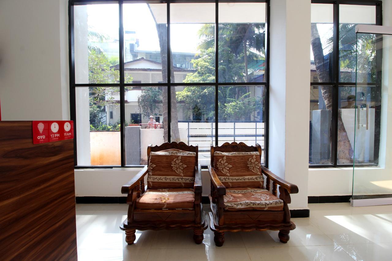 Oyo 10385 Hotel Nirmala Vilas Candolim Buitenkant foto