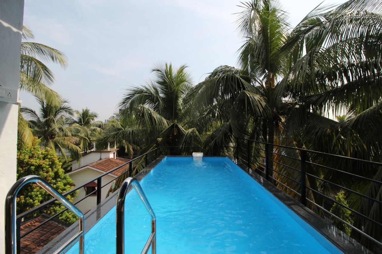 Oyo 10385 Hotel Nirmala Vilas Candolim Buitenkant foto